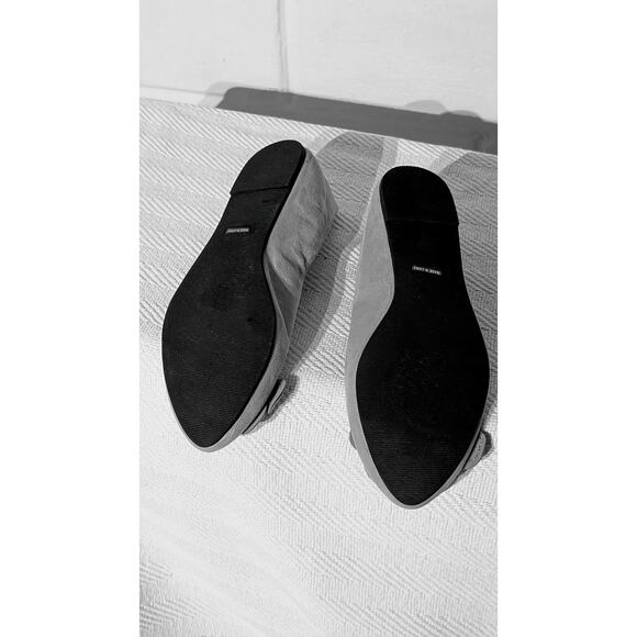 Charming Charlie Gray Suede Like Ballet Flats Flower Detail Slip On Shoes Size 7 - Picture 4 of 6
